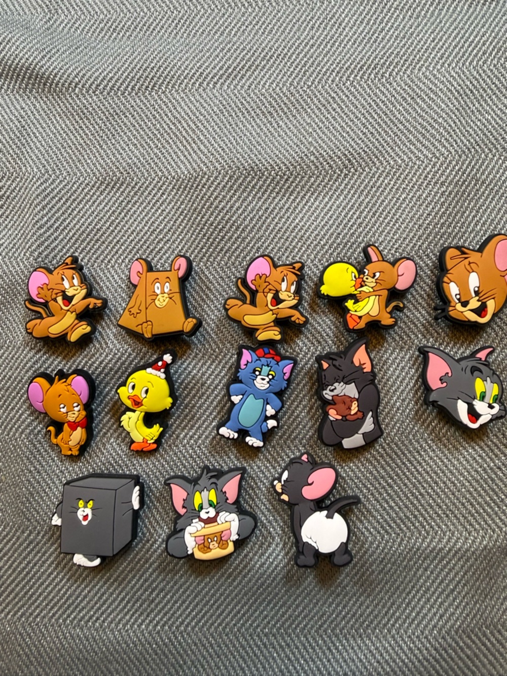CROCS -Jibbitz Tom & Jerry Cartoon Charms - Yellow, Pink, Brown, Blue, Black